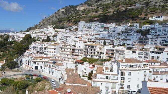 Piso De La Ermita Apartment Михас Екстериор снимка